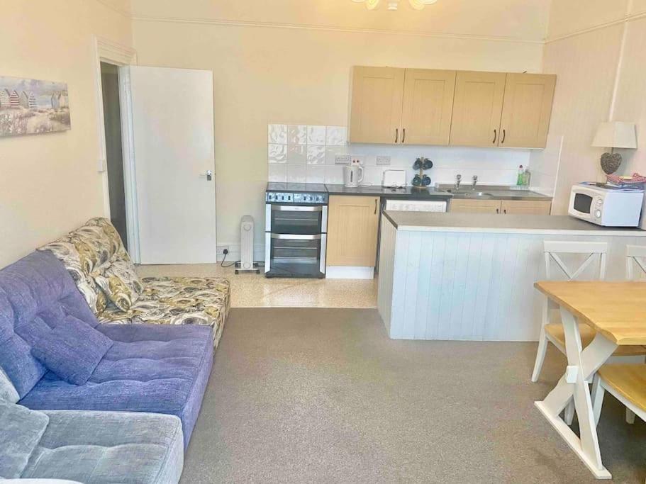 Bright 2 Bedroom Apartment Near Seafront Central Пензанс Екстериор снимка