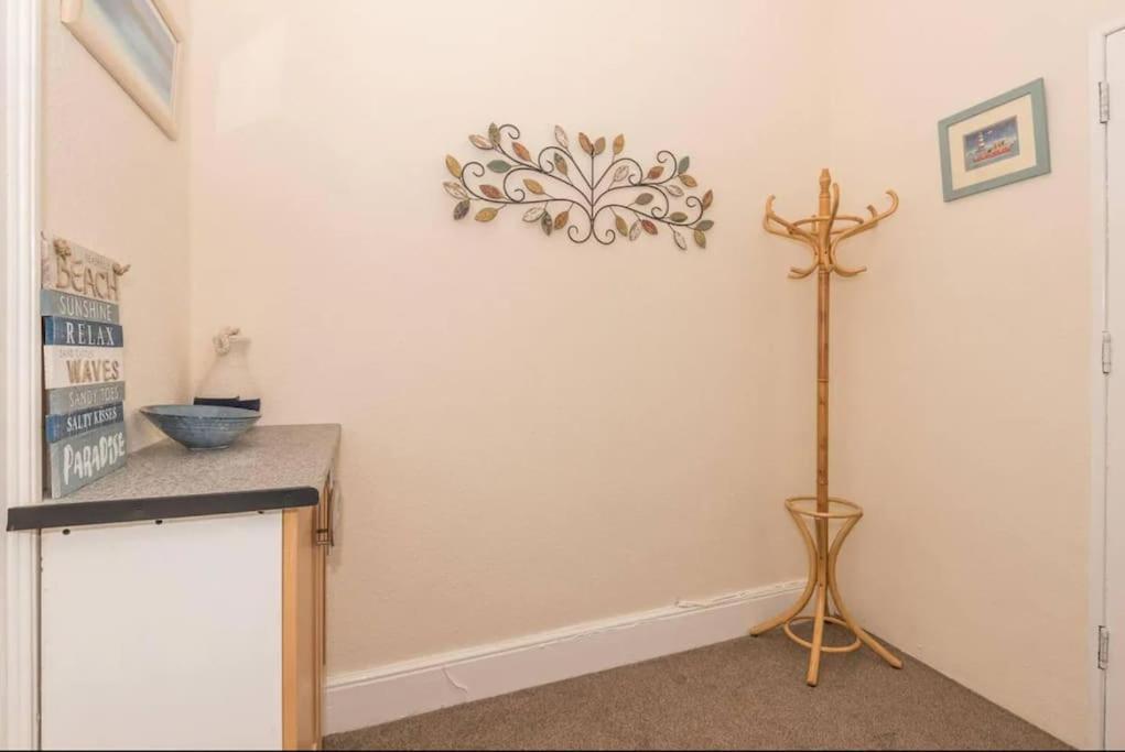 Bright 2 Bedroom Apartment Near Seafront Central Пензанс Екстериор снимка